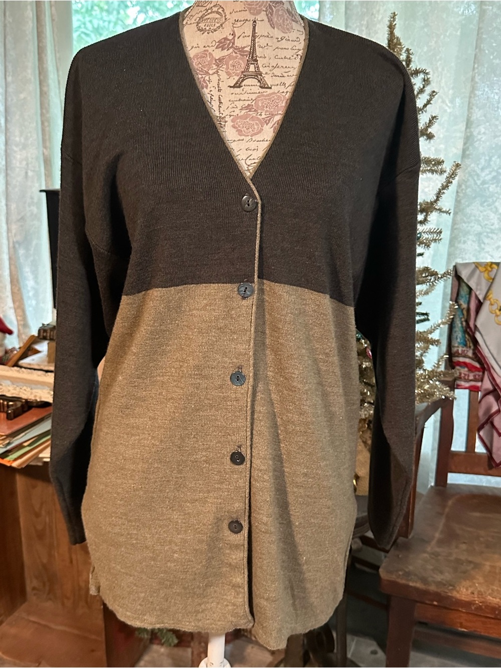 Casual Corner Two-Tone V-Neck Button Cardigan - Black & tan
